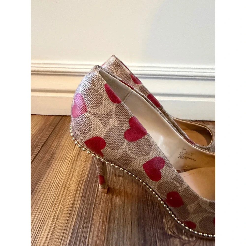 COACH Waverly Pump in Electric Red  Beaded chain Size 8.5